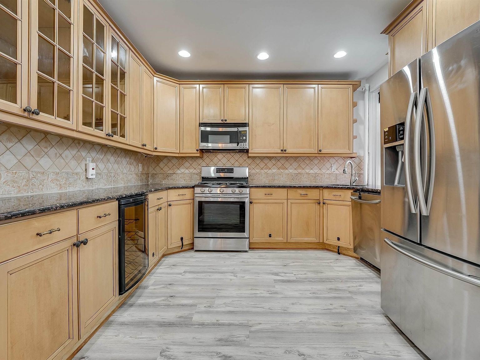 103 Westover Pl #8 West New York, NJ 07093 - Thumbnail 2