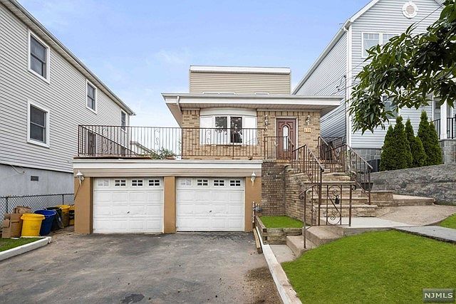 439 Cliff St Fairview, NJ 07022 - Thumbnail 2