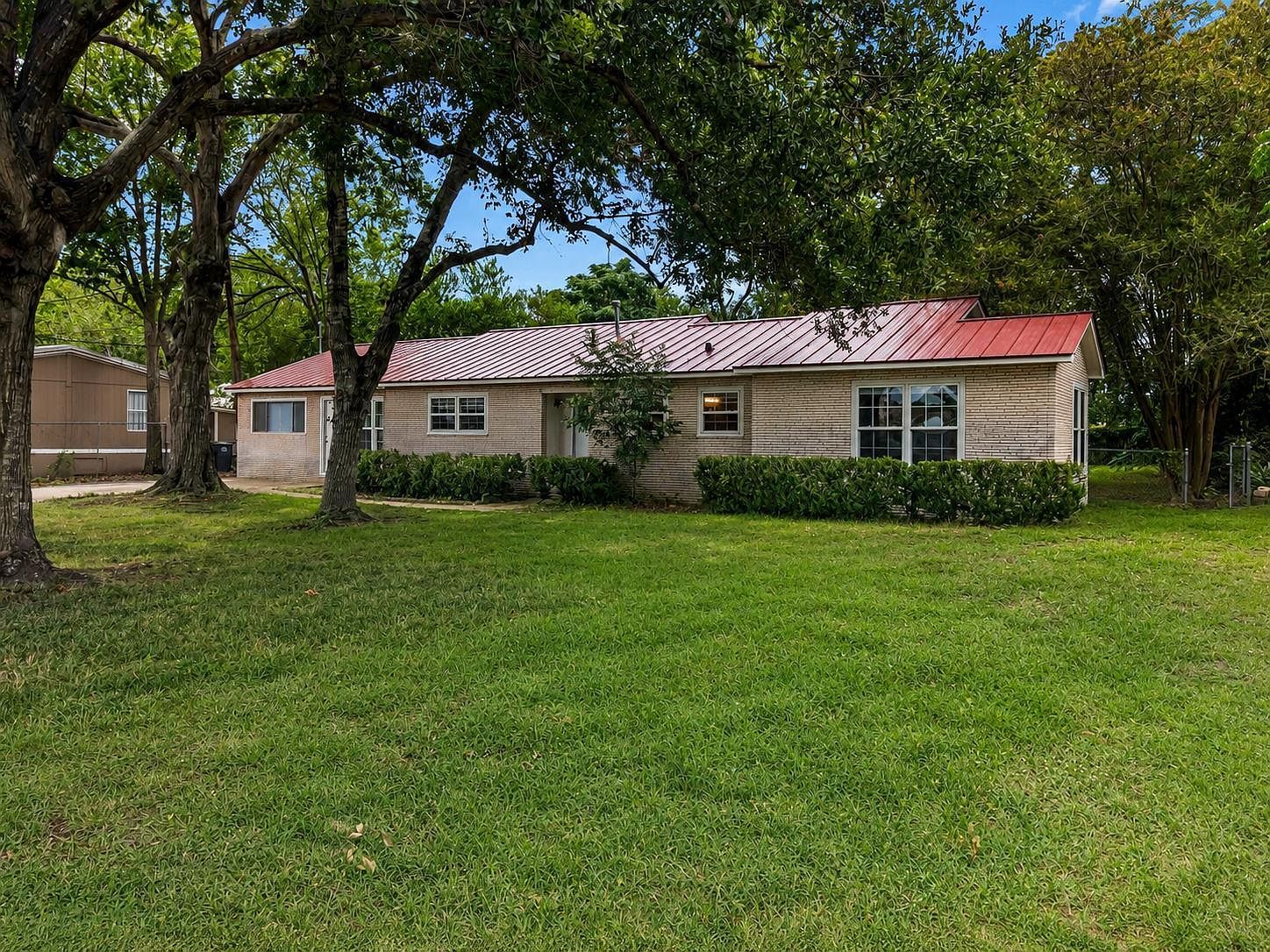 709 NE Tiger Ln Smithville, TX 78957, 78957
