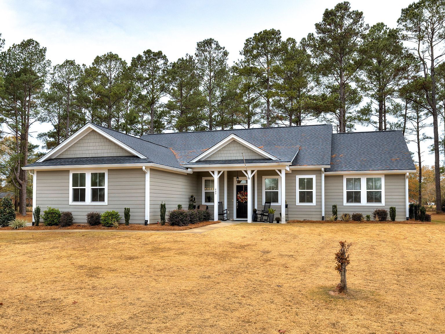 409 Pine Lake Ct Manning, SC 29102 - Thumbnail 2