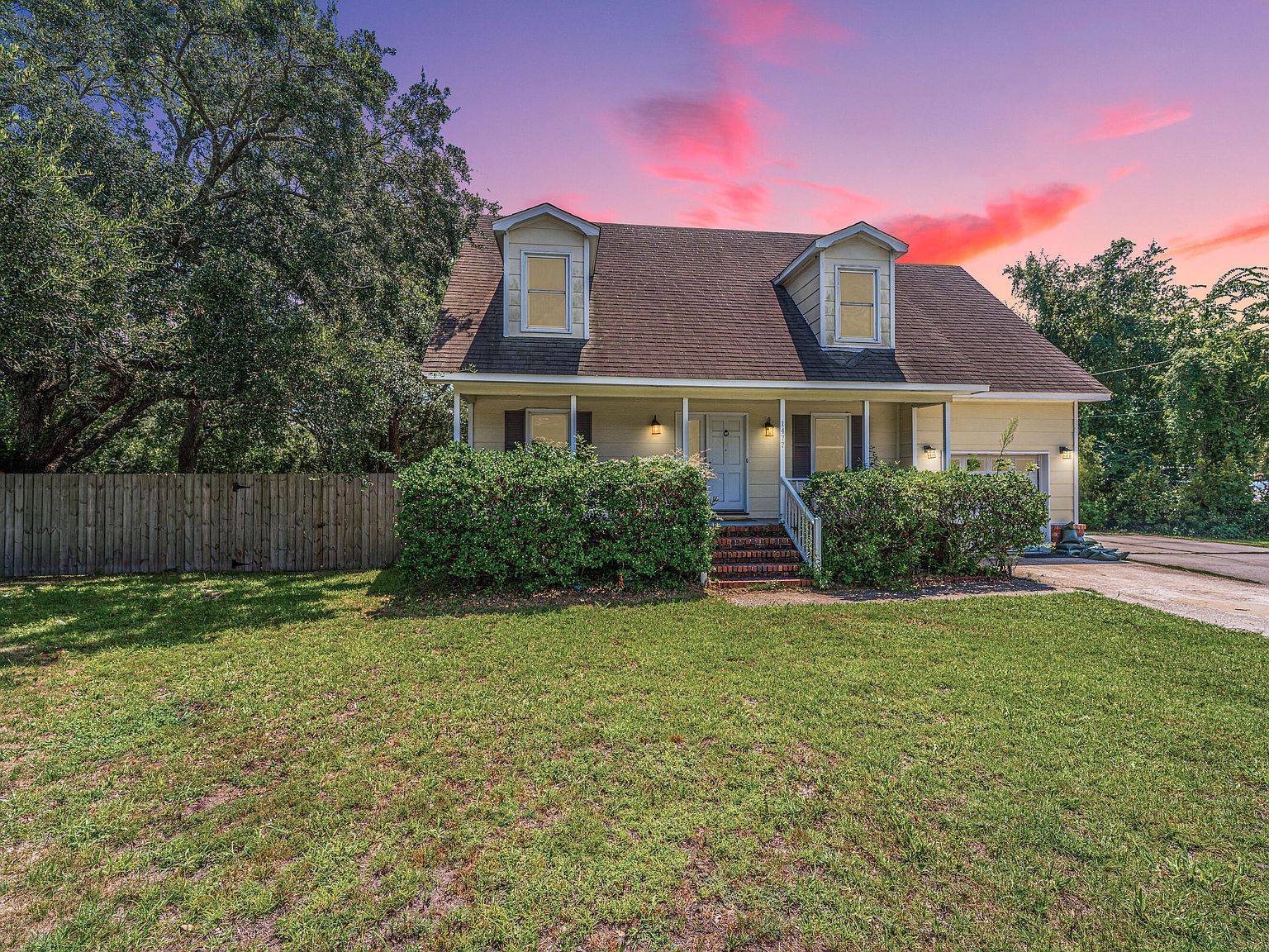 1477 Theresa Dr Charleston, SC 29412 - Thumbnail 2