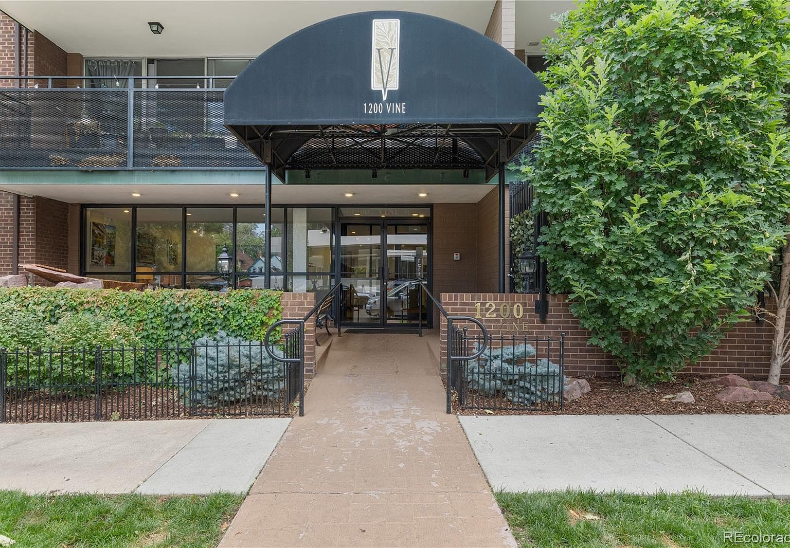 1200 Vine St APT 4B Denver, CO 80206 - Thumbnail 2