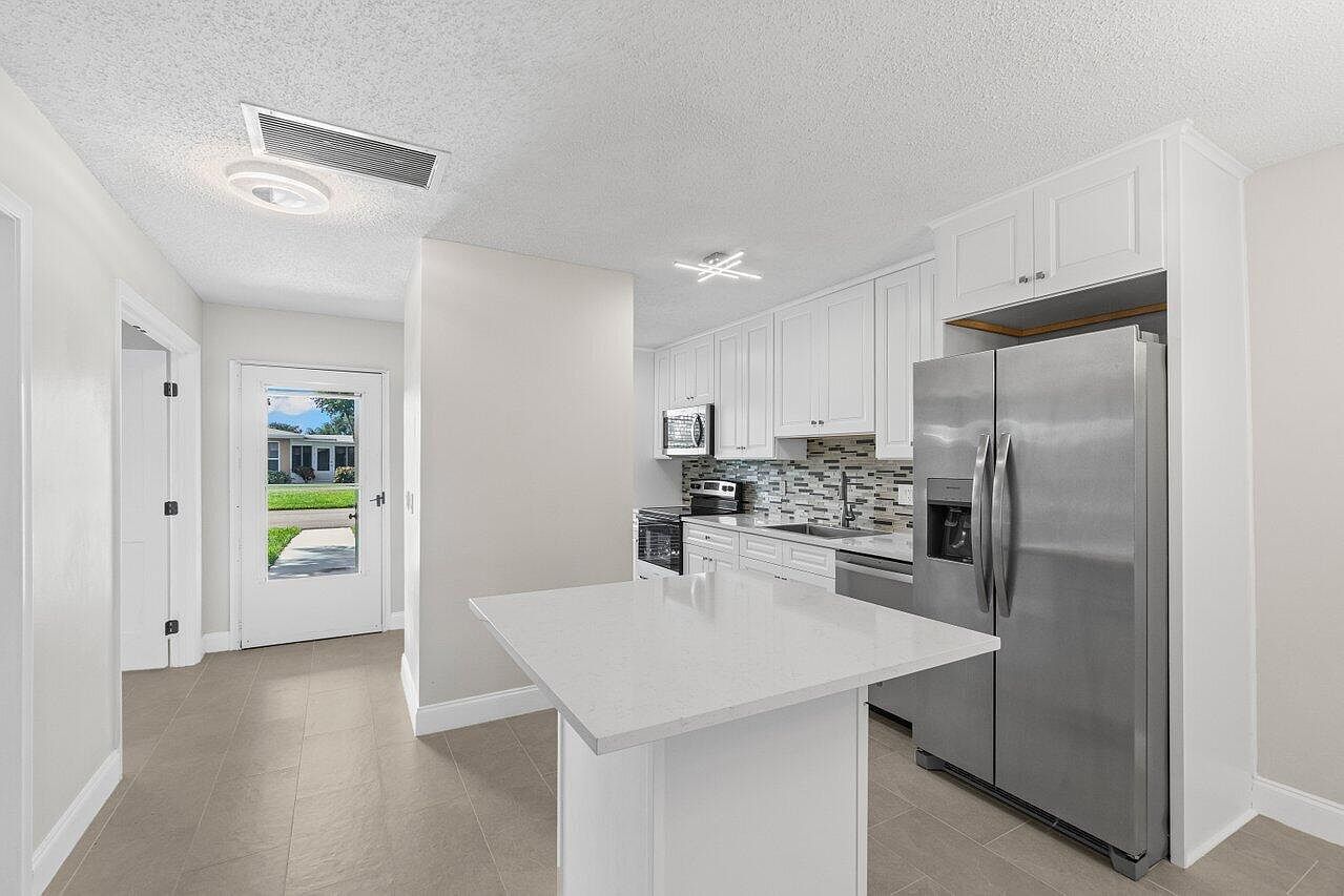 2501 Del Aire Blvd #20-B Delray Beach, FL 33445 - Thumbnail 2