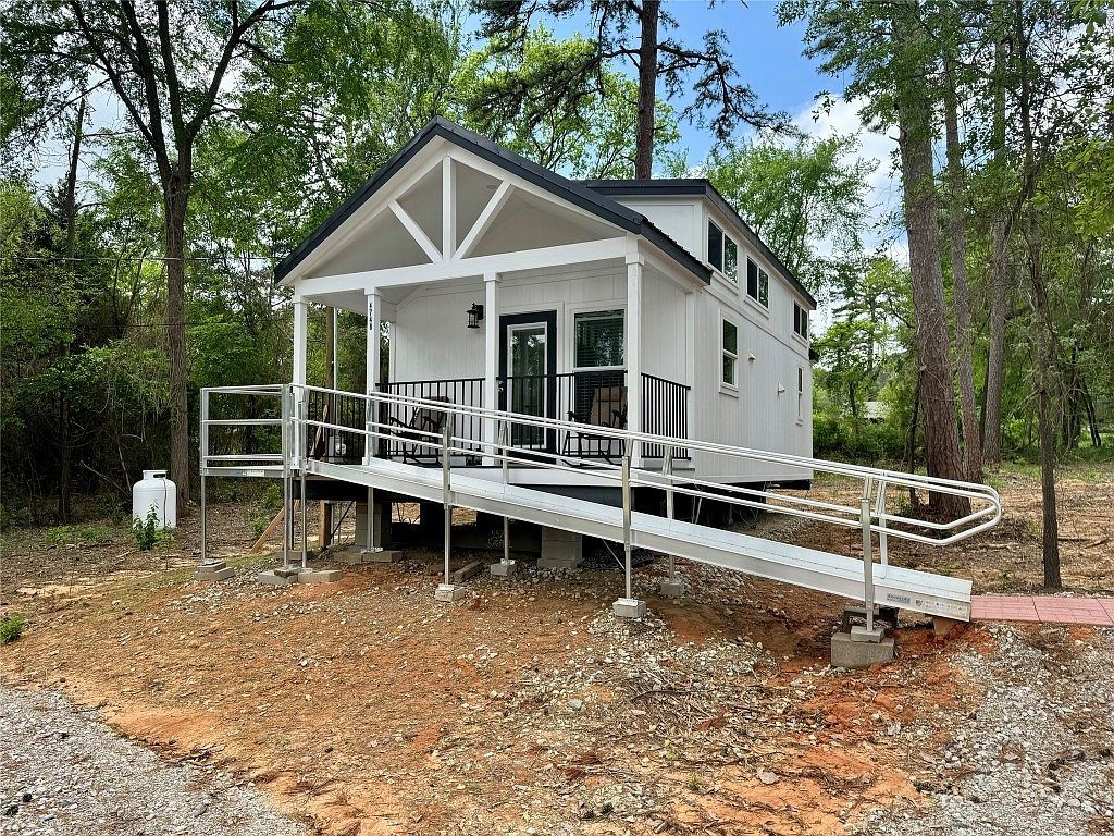 4748 County Road 4201 Chandler, TX 75758 - Thumbnail 2