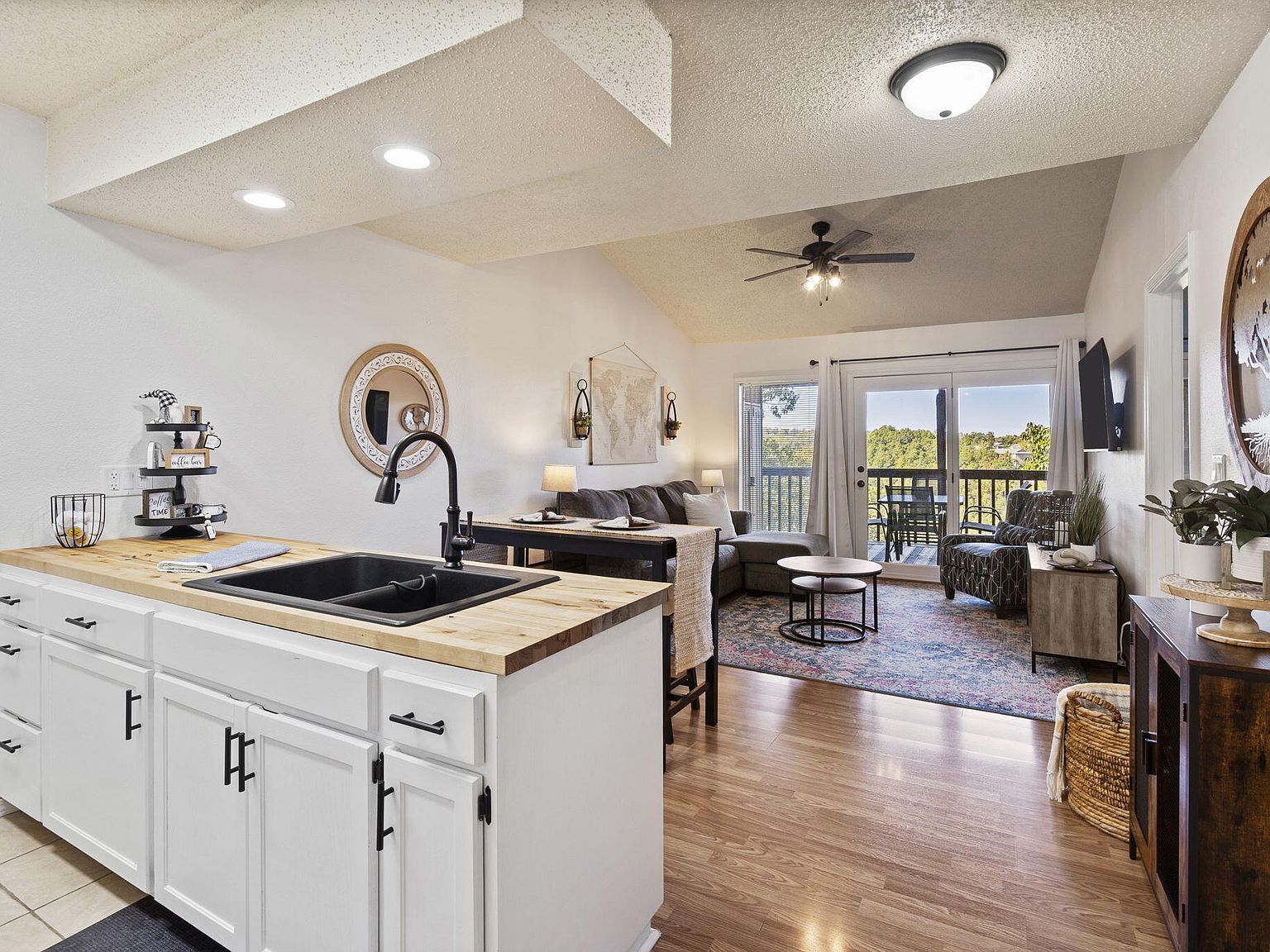 527 Notch Ln APT 10 Reeds Spring, MO 65737 - Thumbnail 2