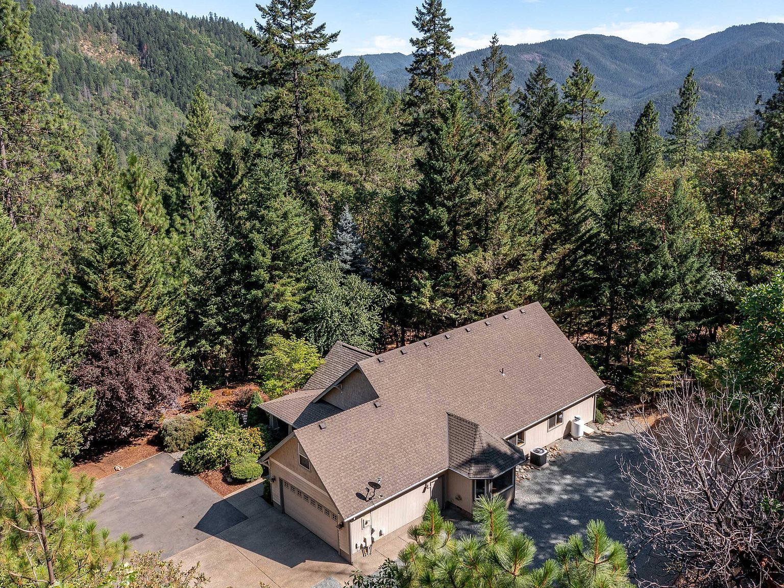 700 Rancho Vista Dr Grants Pass, OR 97526 - Thumbnail 2