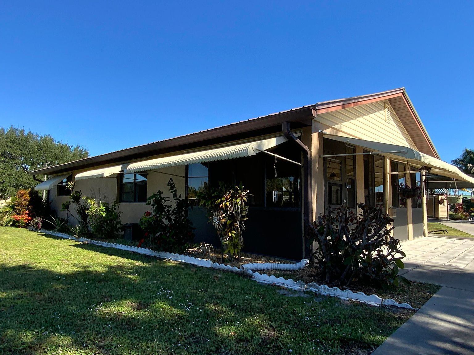 1095 Chobee Loop Okeechobee, FL 34974 - Thumbnail 2