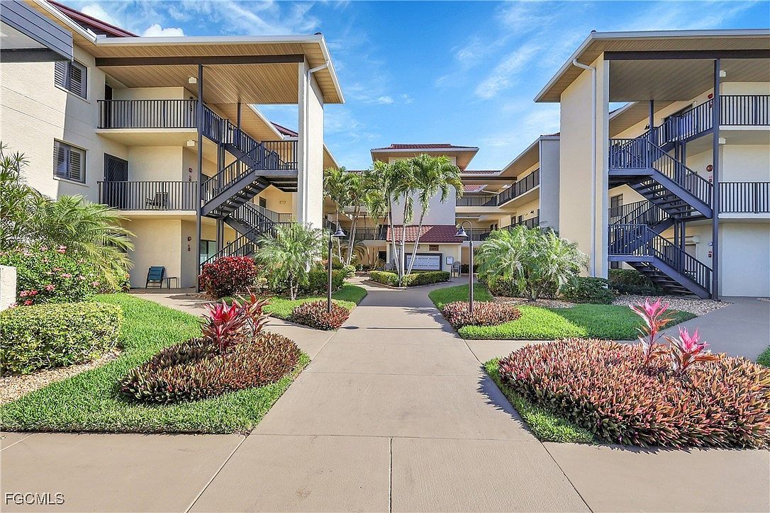 11220 Caravel Cir APT 202 Fort Myers, FL 33908 - Thumbnail 2