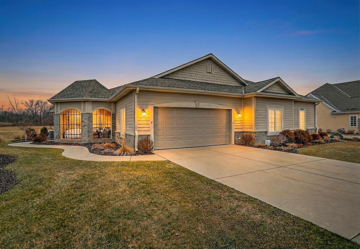 W162N5503 Westwind Dr Menomonee Falls, WI 53051 - Thumbnail 2