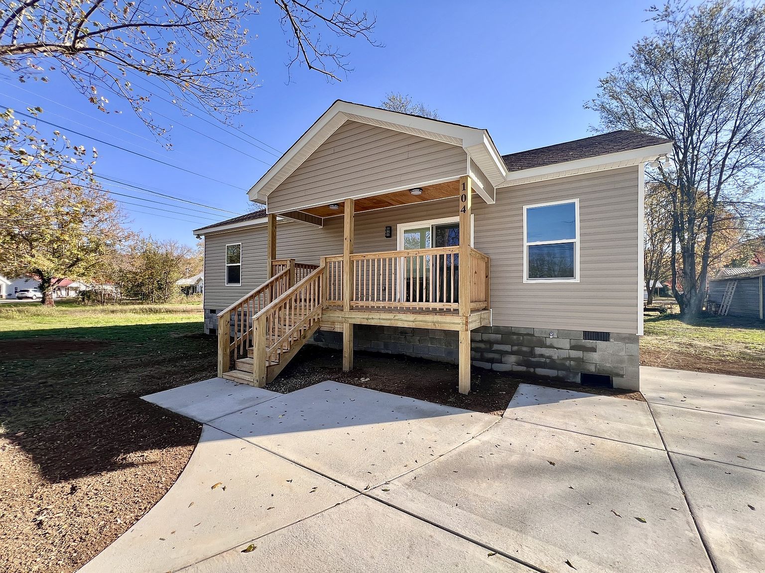 104 Fairground Dr Waverly, TN 37185 - Thumbnail 2