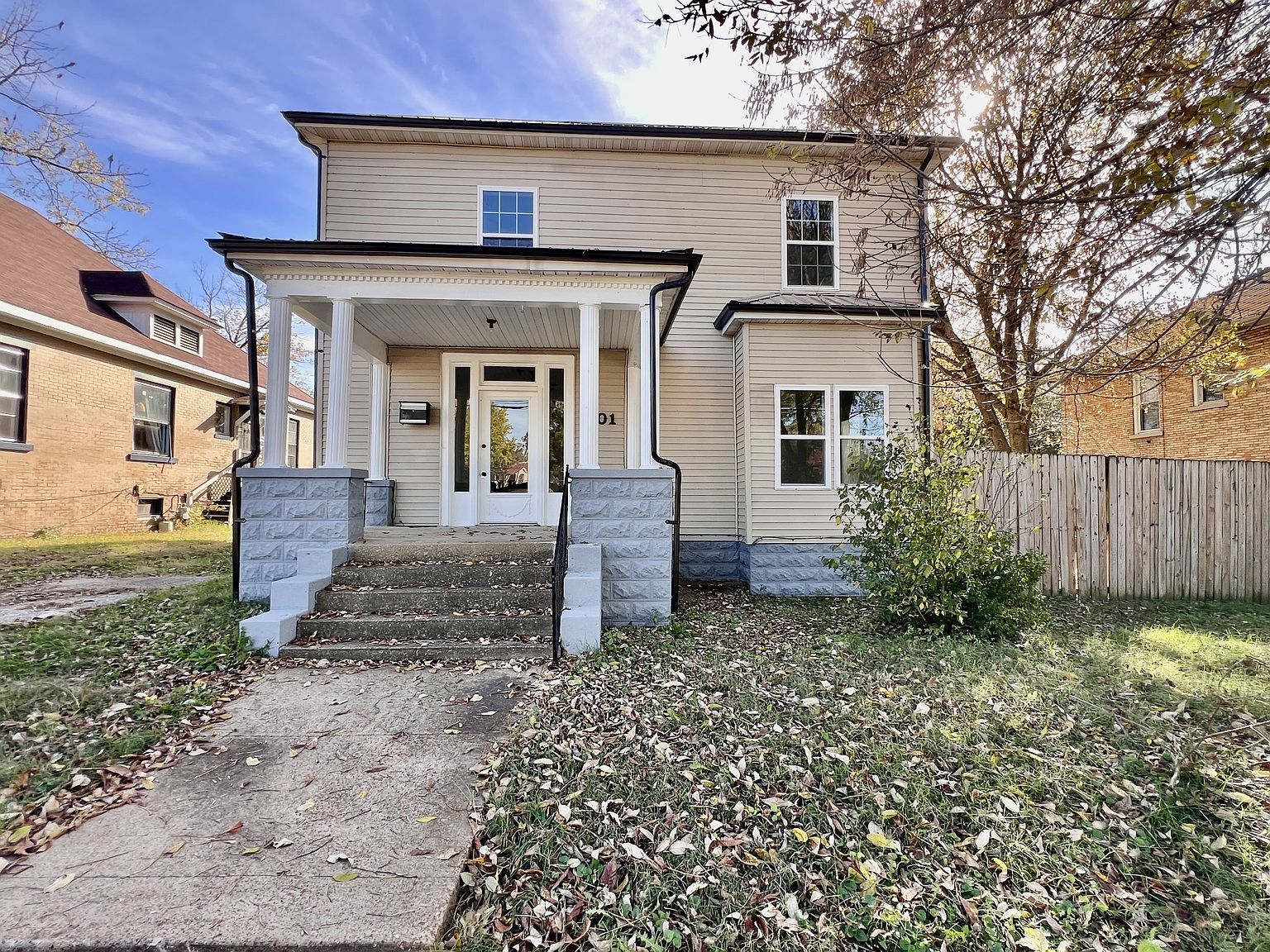 501 W Wood St Paris, TN 38242 - Thumbnail 2