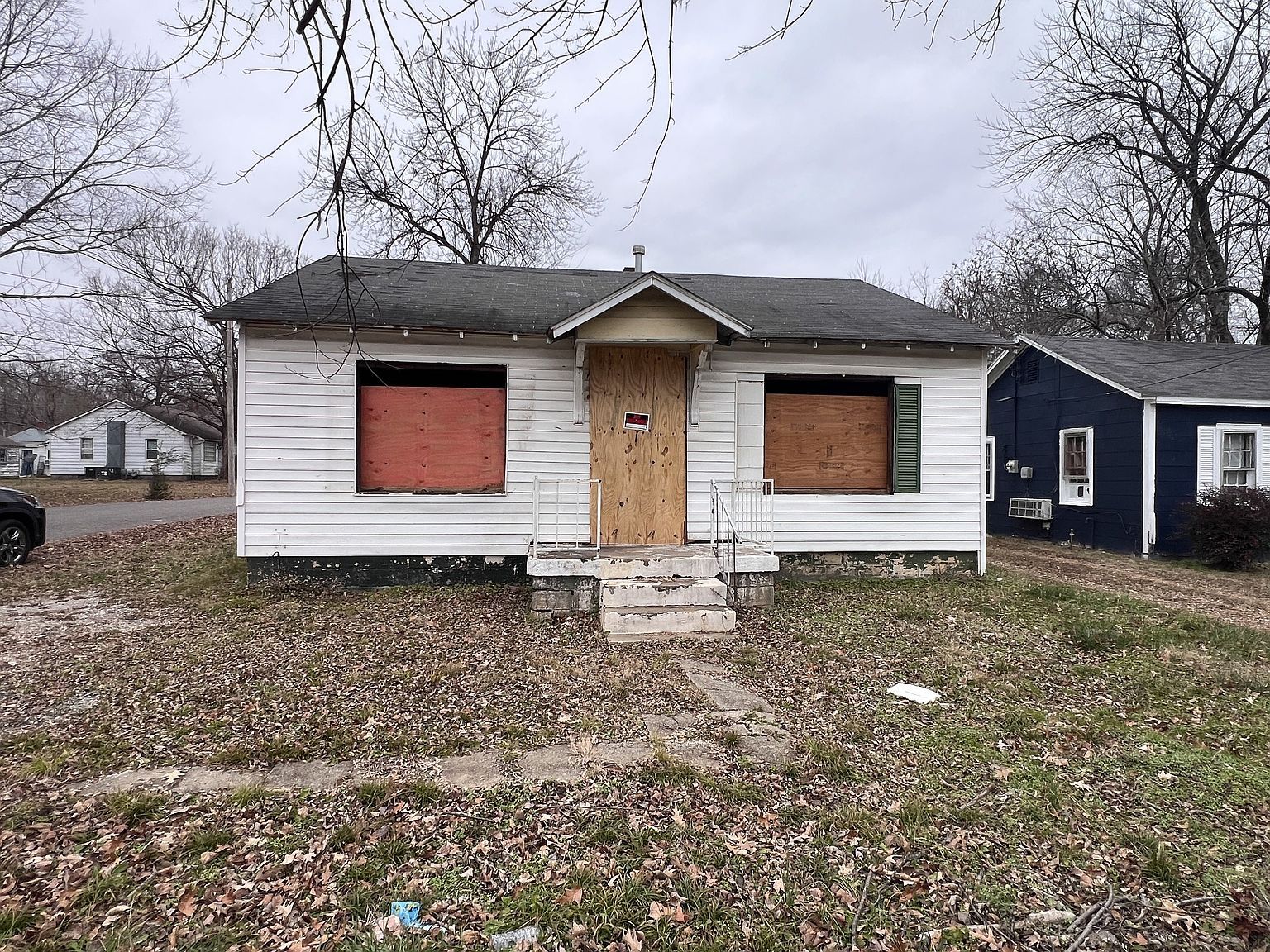 818 Curtis St Paris, TN 38242 - Thumbnail 2