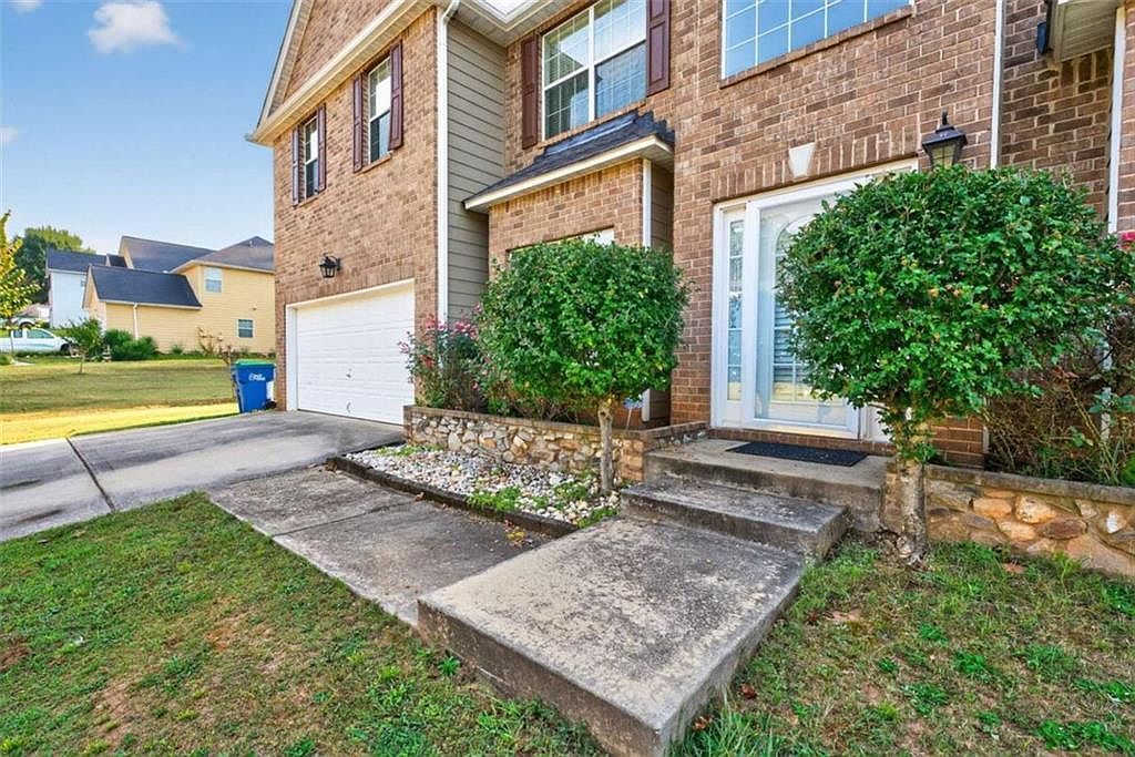 3554 Umatilla Ln SW Atlanta, GA 30331 - Thumbnail 2