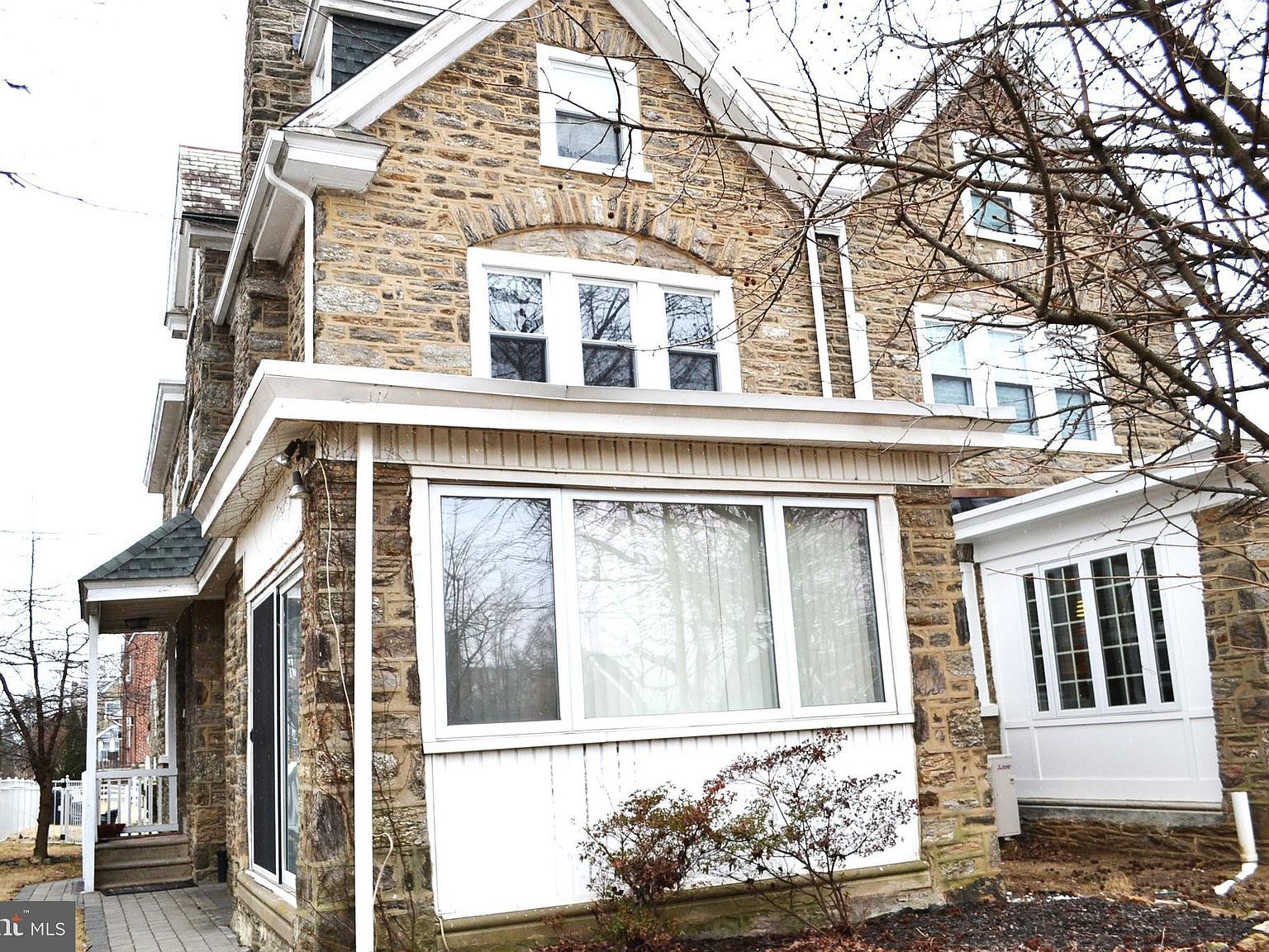 802 E Phil Ellena St Philadelphia, PA 19119 - Thumbnail 2