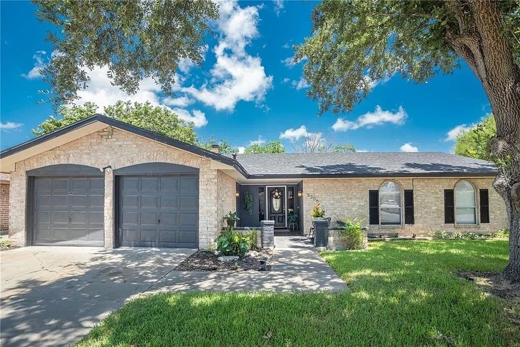 5306 Crestwick Dr Corpus Christi, TX 78413 - Thumbnail 2