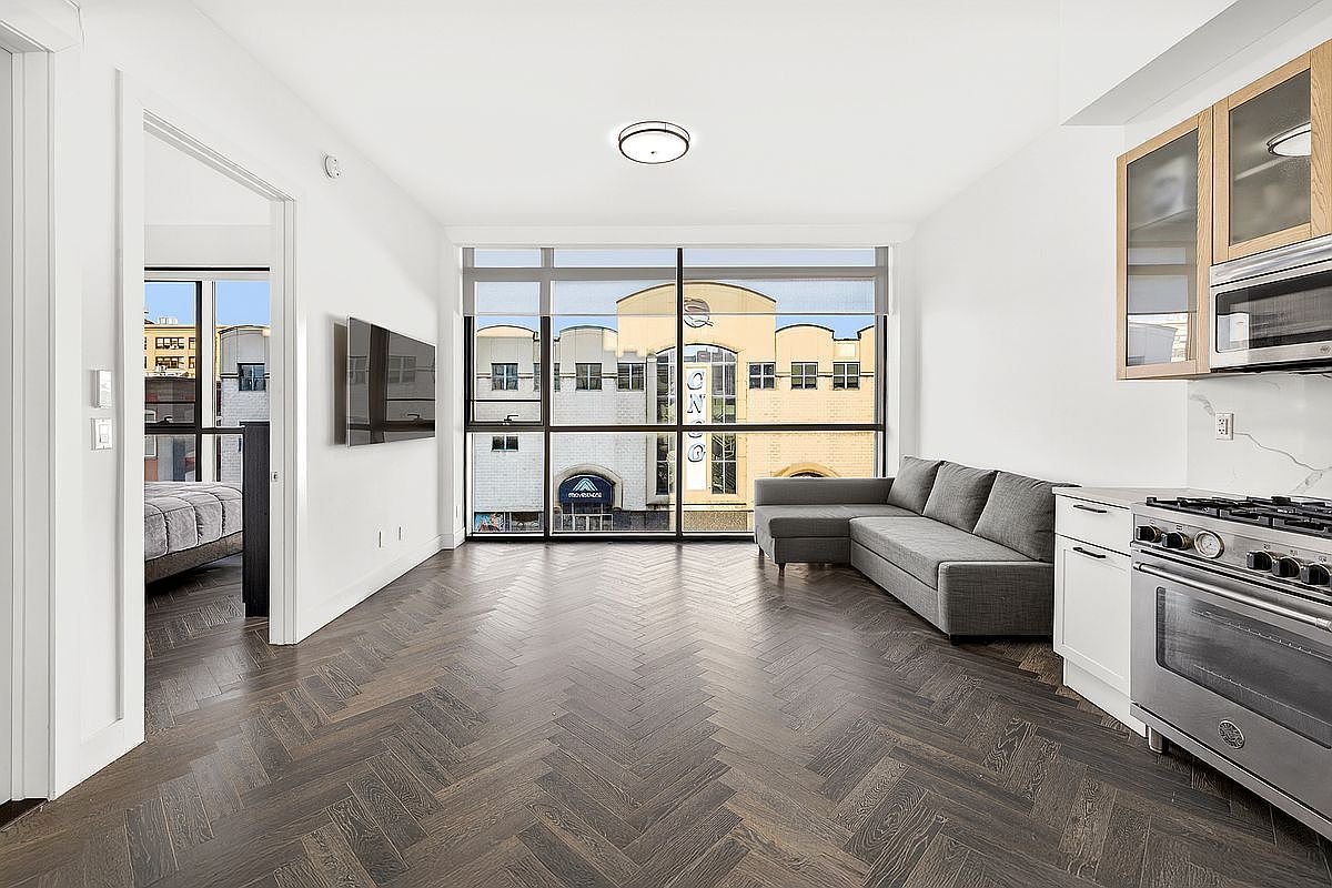 11-12 44th Dr #3A Long Island City, NY 11101 - Thumbnail 2