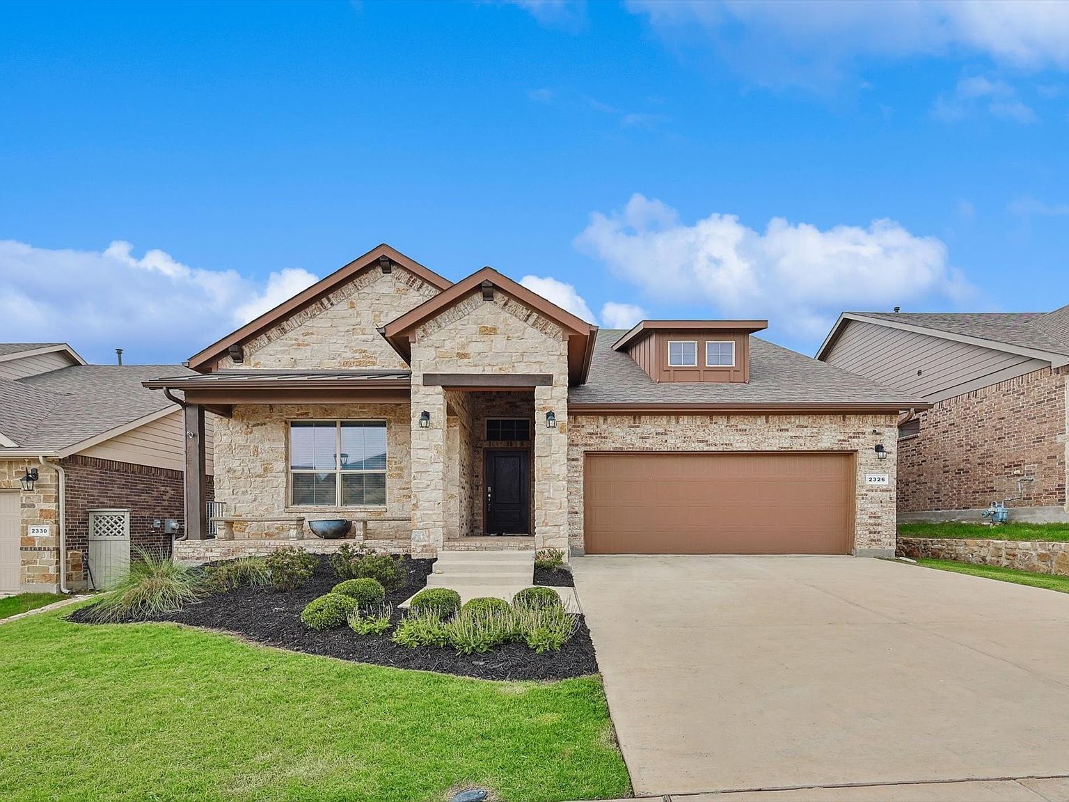 2326 Rooster Ln Justin, TX 76247 - Thumbnail 2