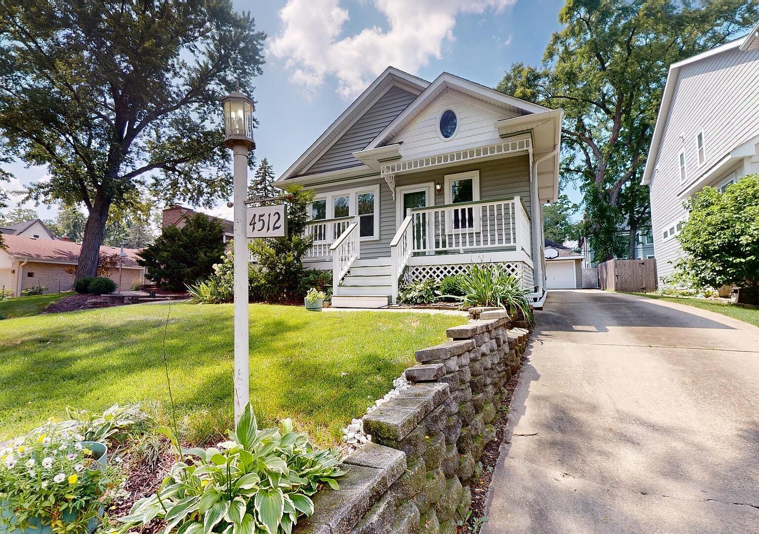 4512 Saratoga Ave Downers Grove, IL 60515 - Thumbnail 2