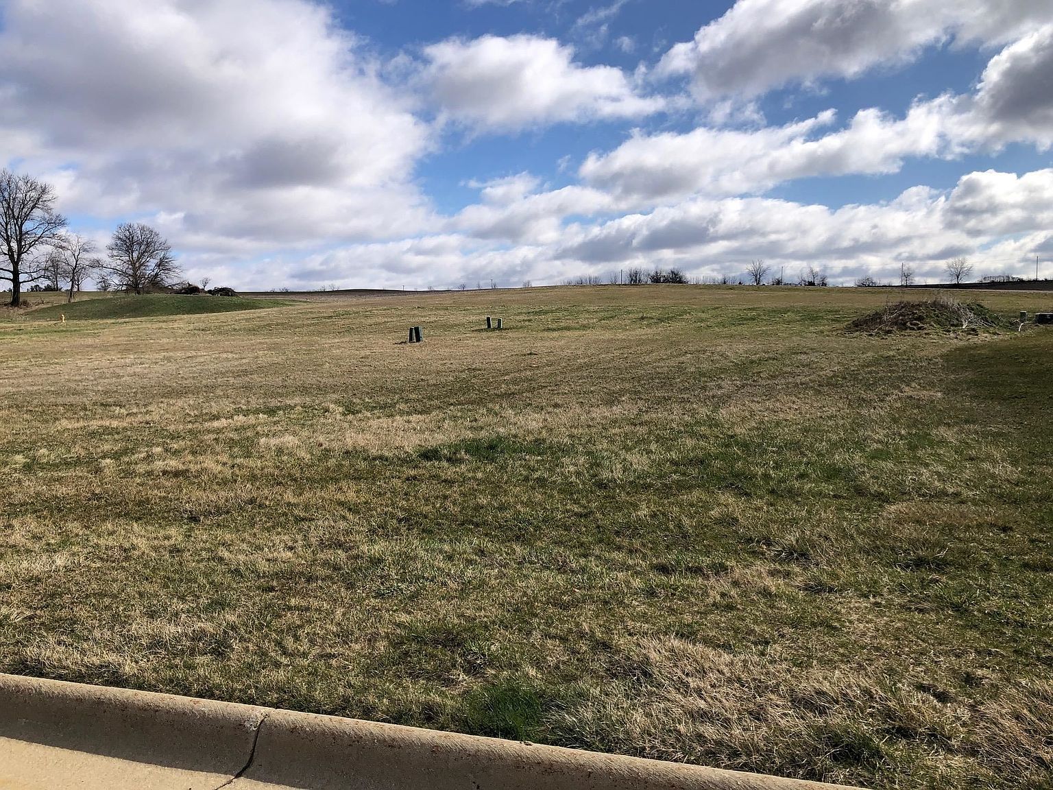 411 Oak Ridge Dr Lena, IL 61048 - Thumbnail 2