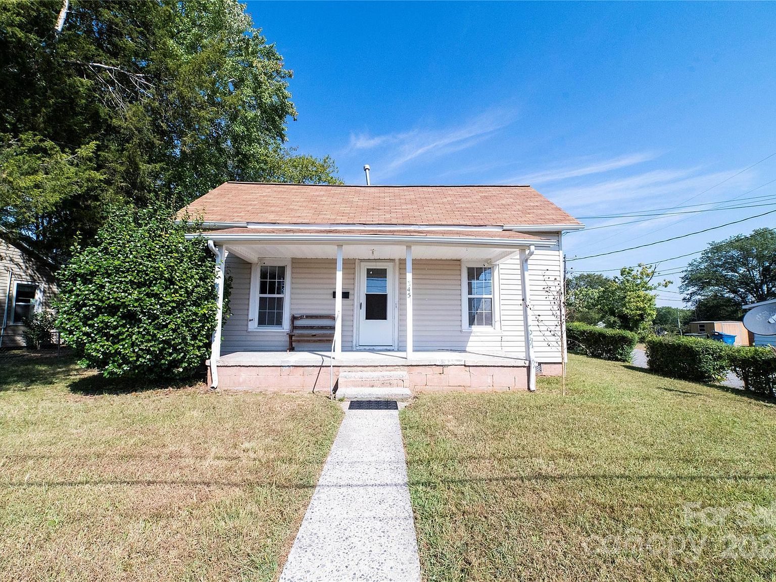 345 14th Ave NE Hickory, NC 28601 - Thumbnail 2