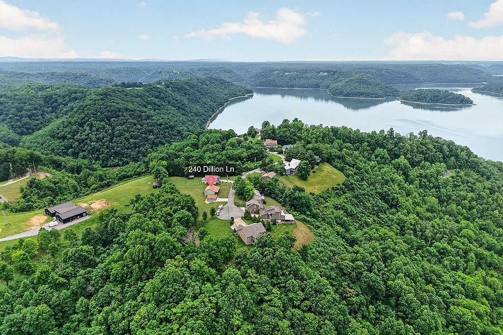 240 Dillon Ln Baxter, TN 38544  | Single Family