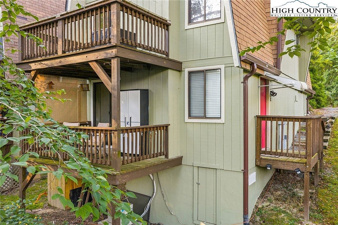 102 Hemlock Hl UNIT C Banner Elk, NC 28604 - Thumbnail 2