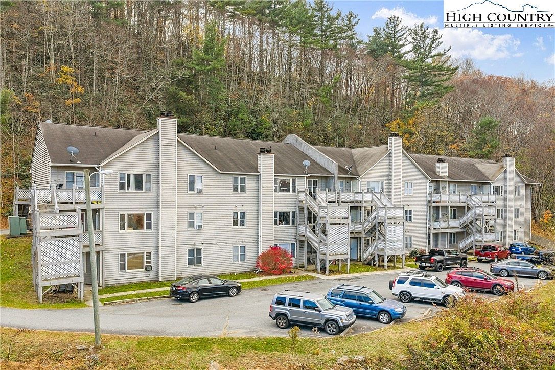200 Pilgrims Way APT 12 Boone, NC 28607 - Thumbnail 2