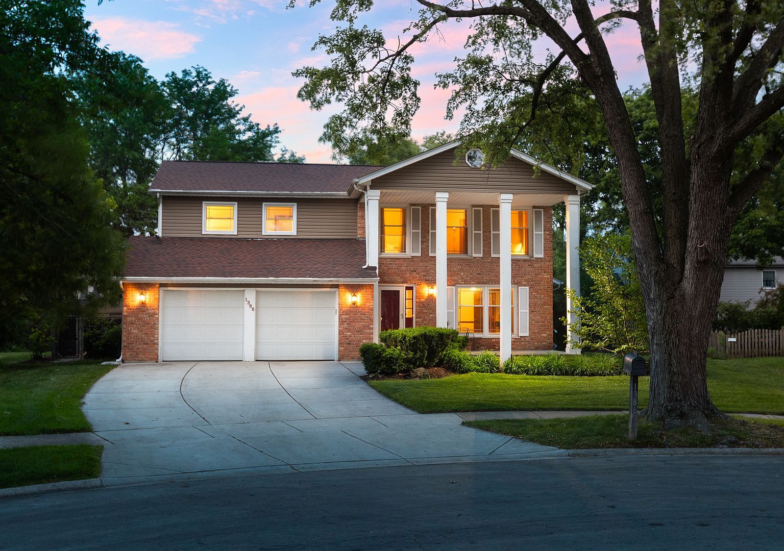 1386 Old Dominion Ct Naperville, IL 60540 - Thumbnail 2