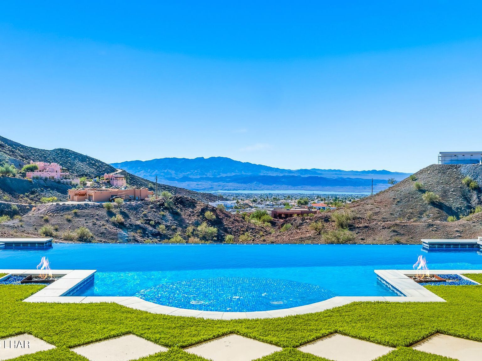 2040 Circula De Hacienda Lake Havasu City, AZ 86406 - Thumbnail 2