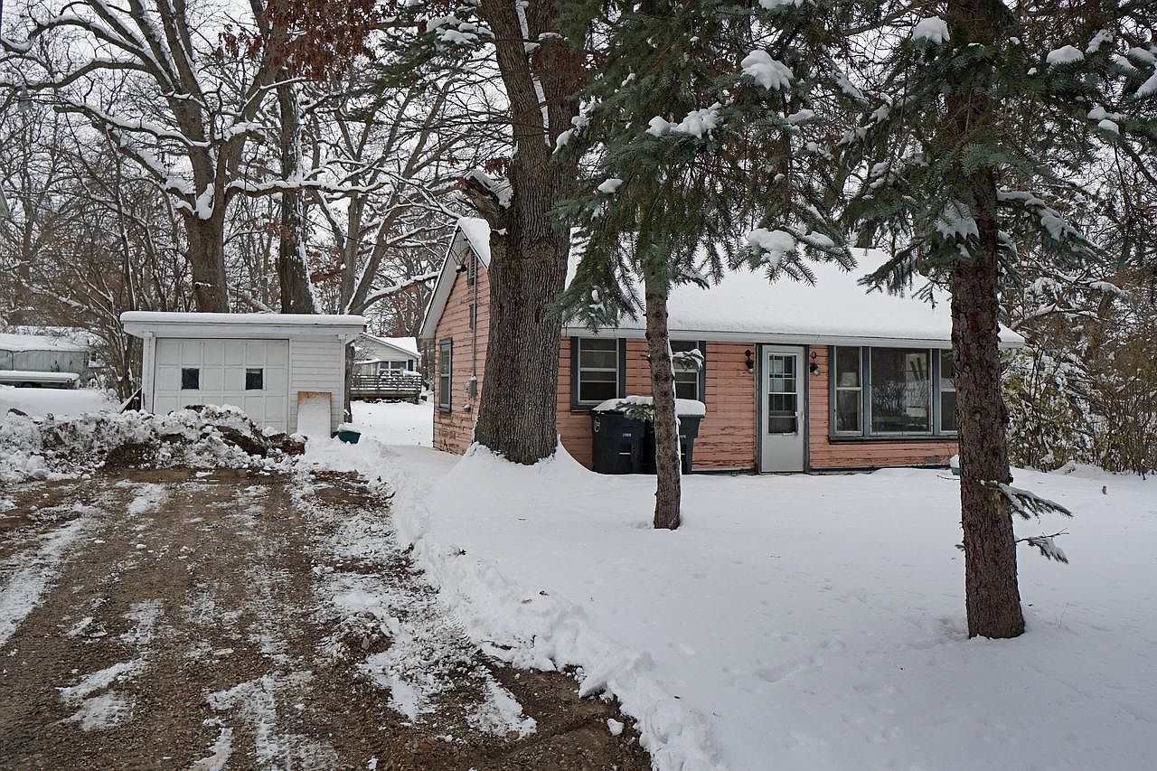 26920 97th St Trevor, WI 53179 - Thumbnail 2