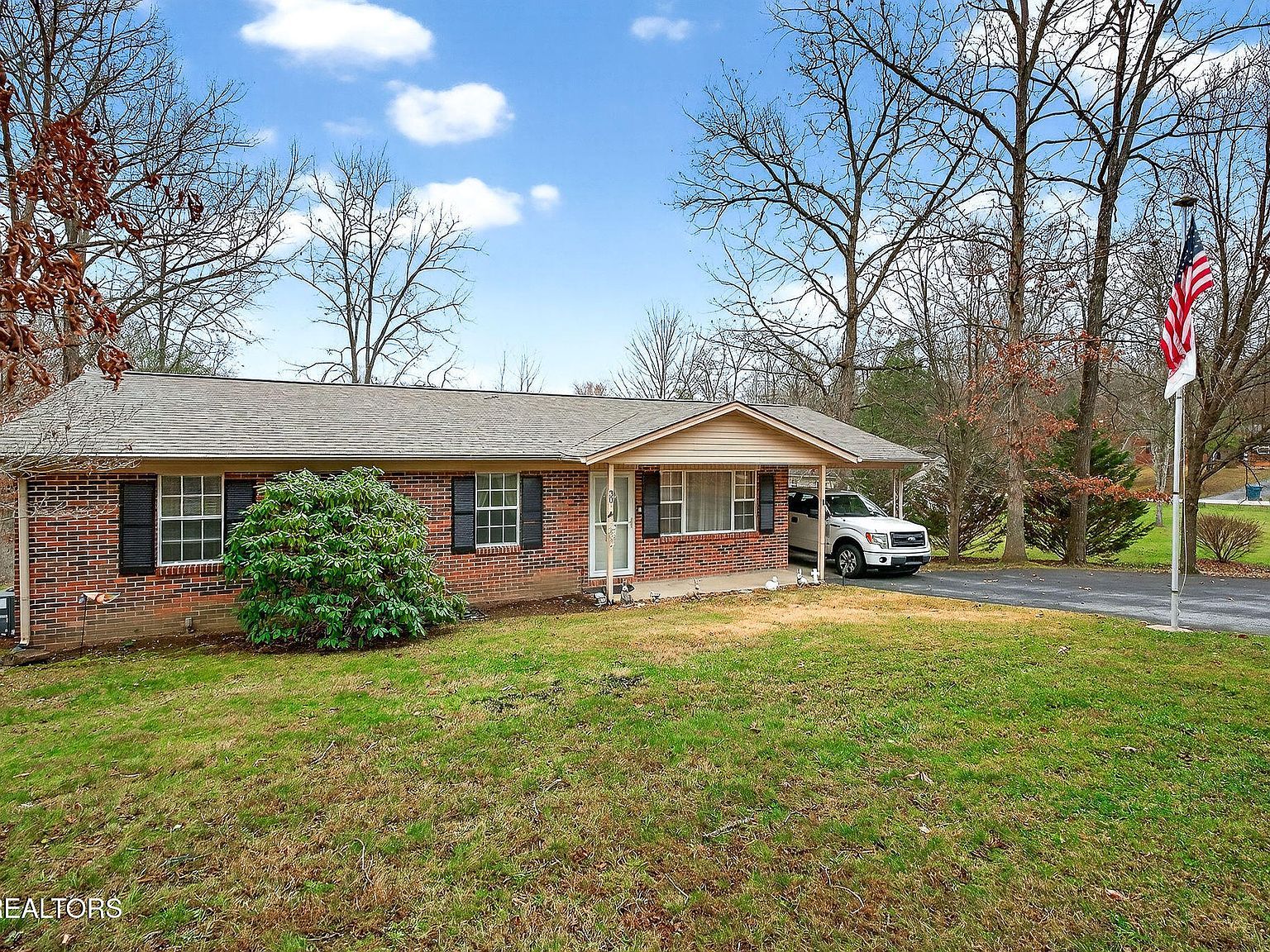 30 Oak St Crossville, TN 38555 - Thumbnail 2