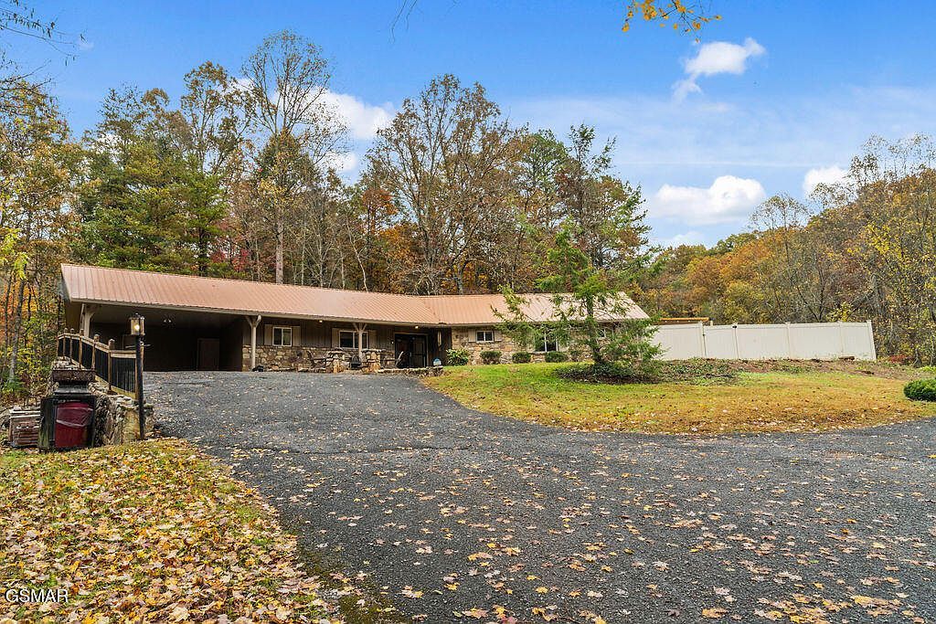 560 Buckhorn Rd Gatlinburg, TN 37738 - Thumbnail 2