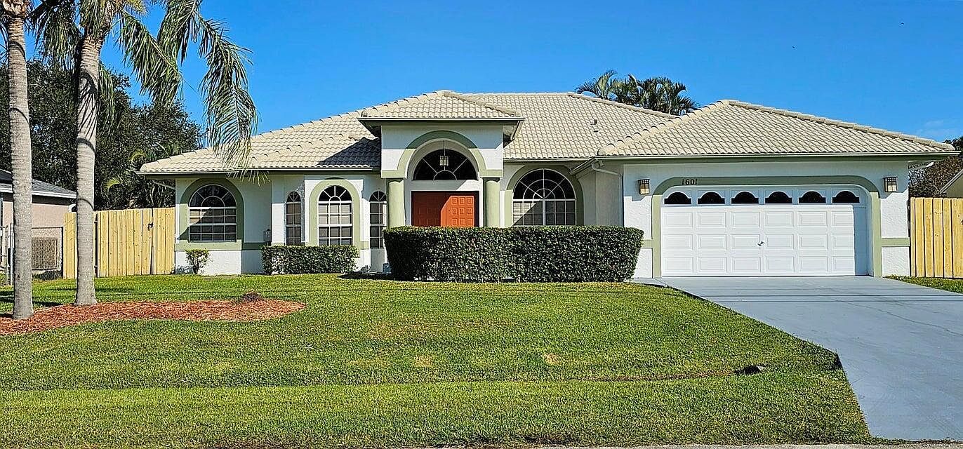 1601 SE North Blackwell Dr Port Saint Lucie, FL 34952 - Thumbnail 2