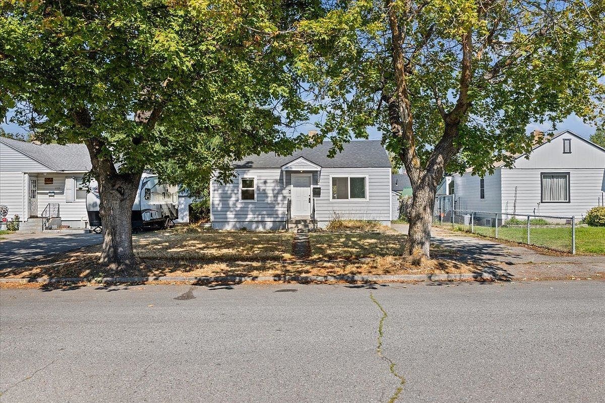2123 E Heroy Ave Spokane, WA 99207 - Thumbnail 2