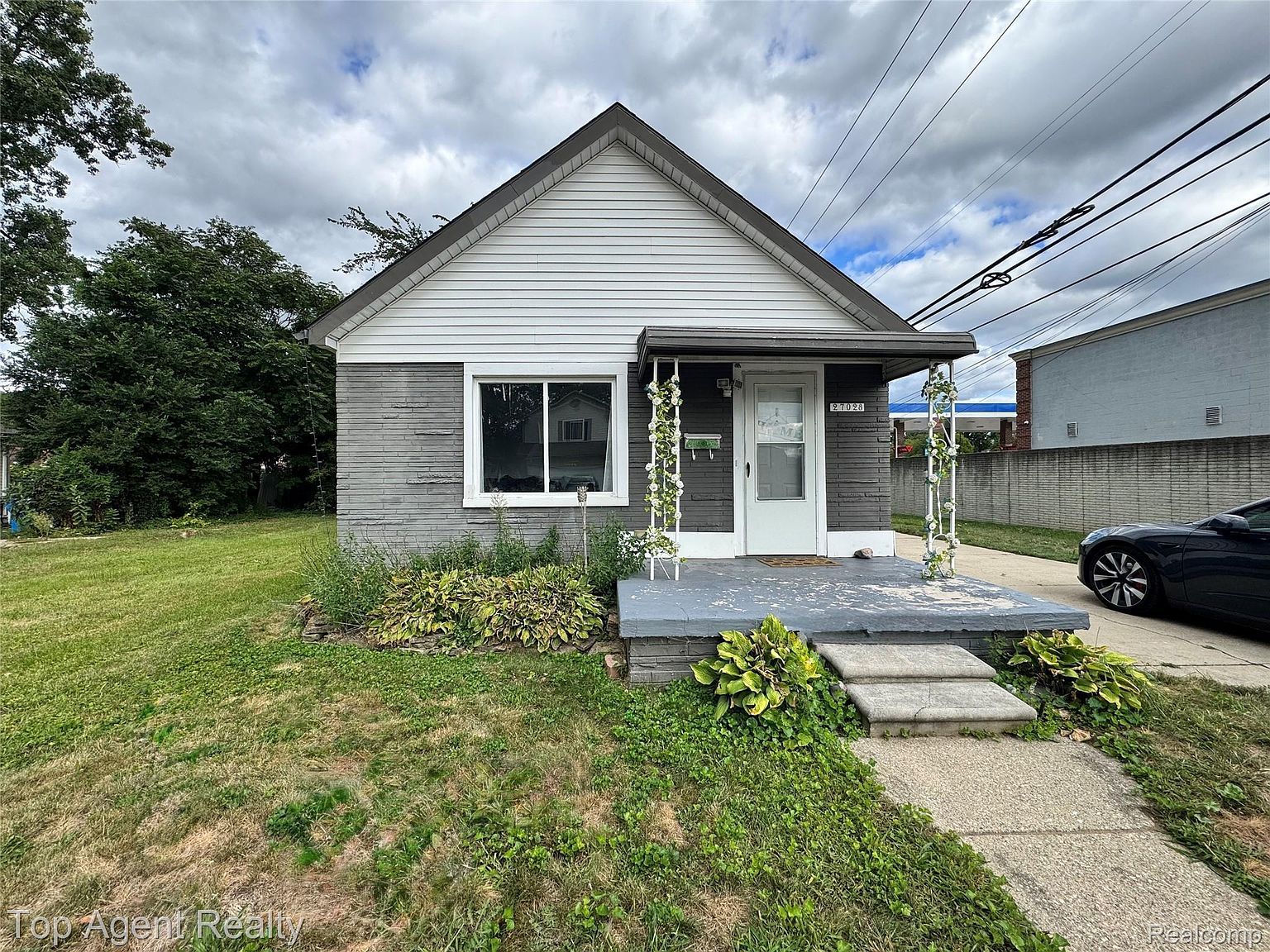 27028 Barrington St Madison Heights, MI 48071 - Thumbnail 2