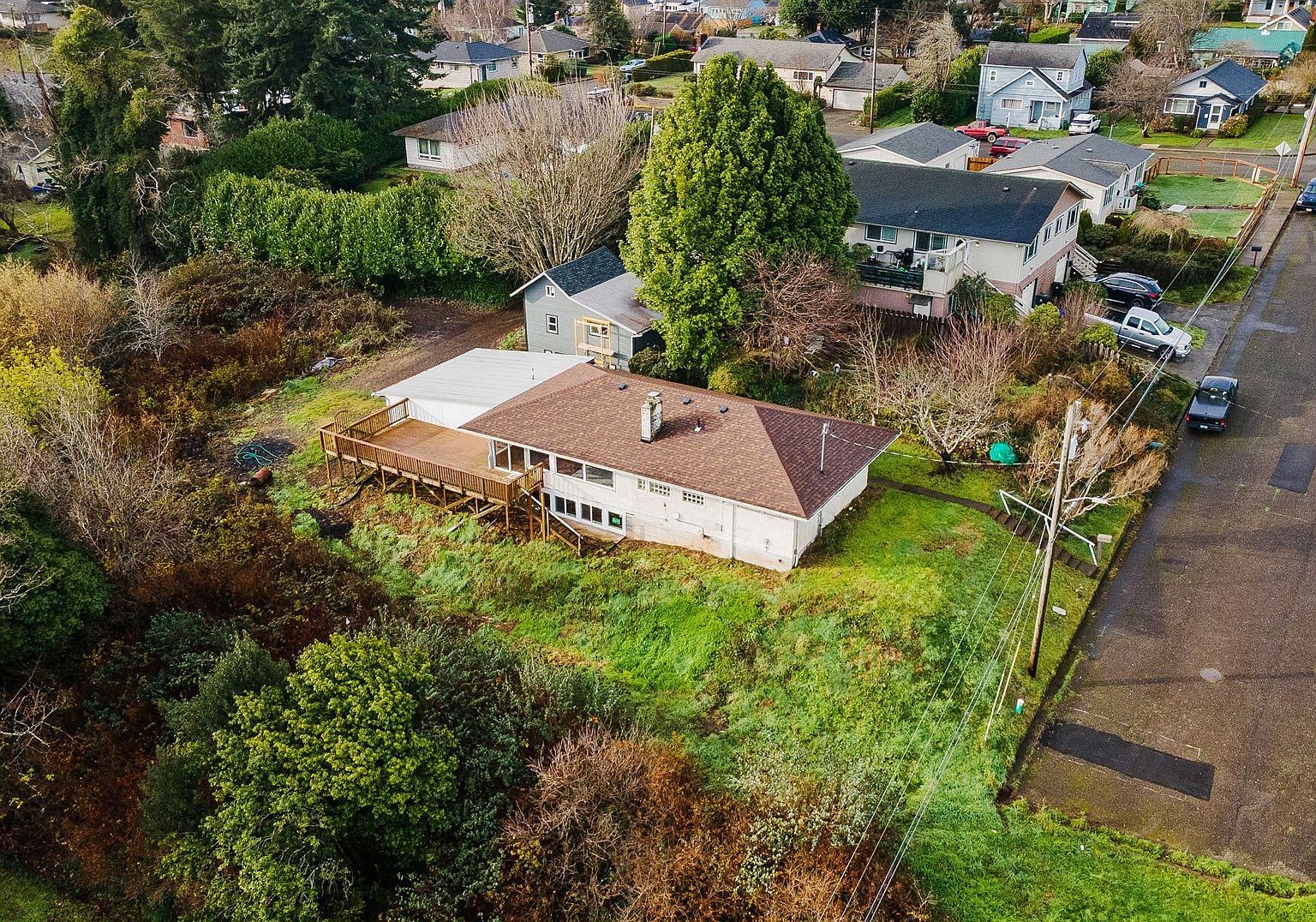 515 State St North Bend, OR 97459 - Thumbnail 2