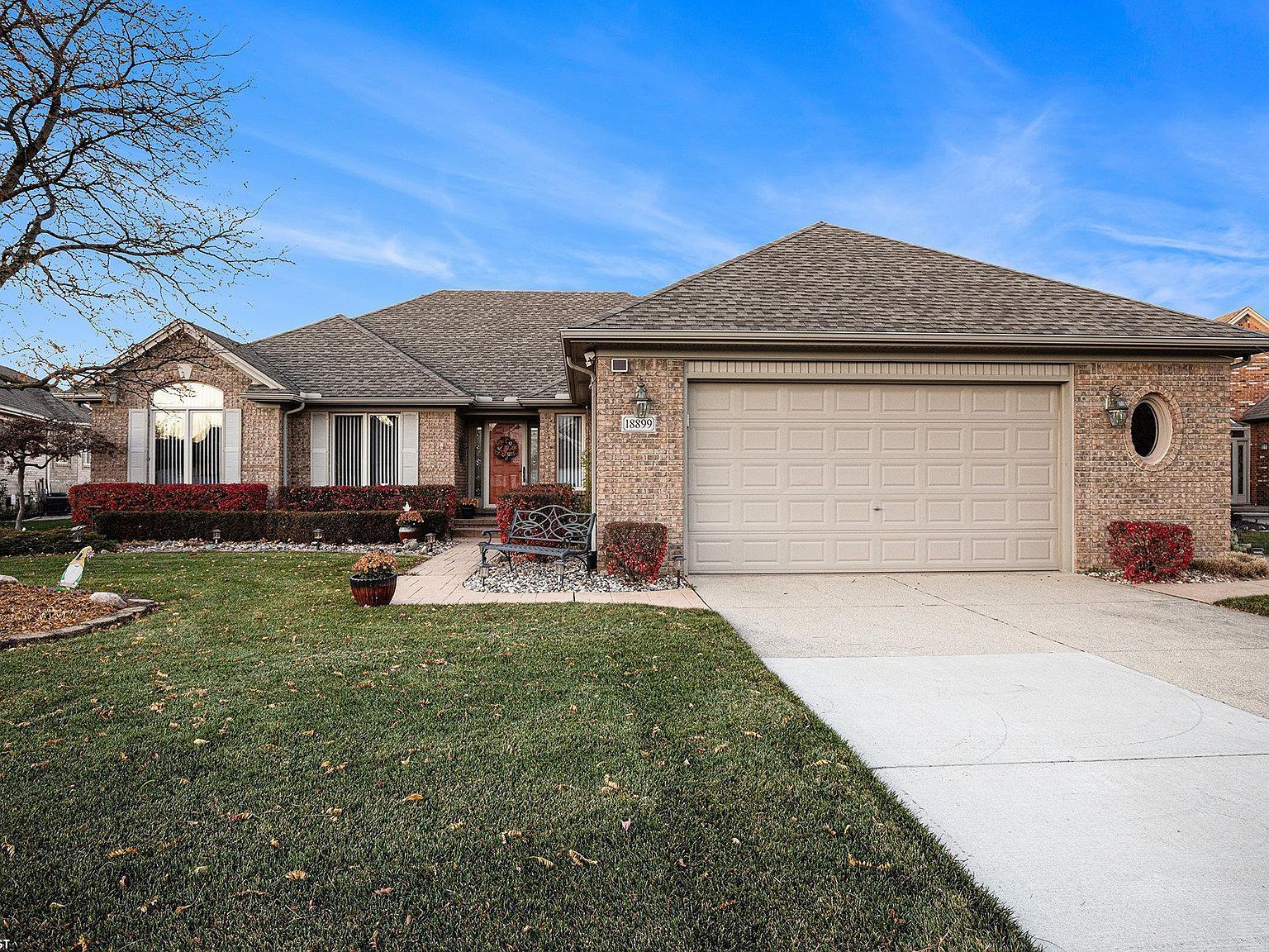 18899 Sandhurst Dr Clinton Township, MI 48038 - Thumbnail 2