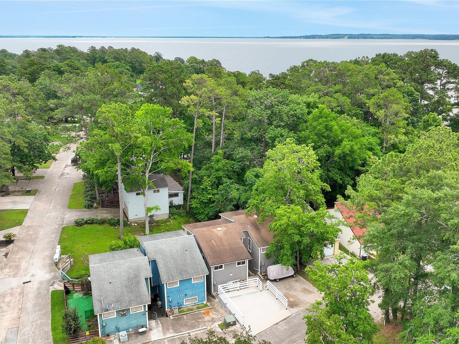 118 Harbour Ln Coldspring, TX 77331 - Thumbnail 2