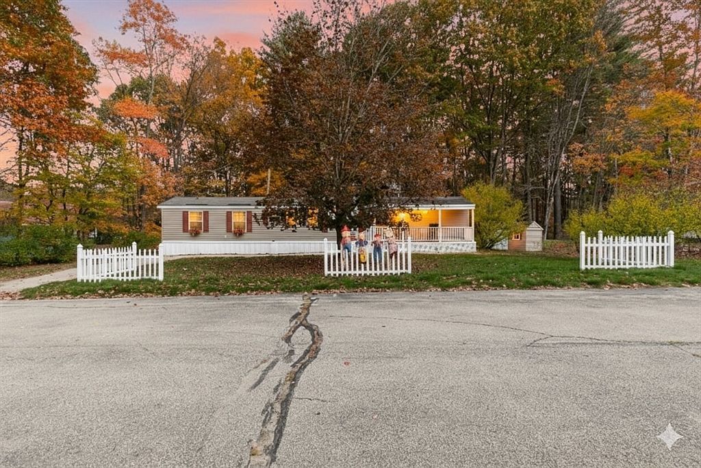 38 Rosemary St Salem, NH 03079 - Thumbnail 2