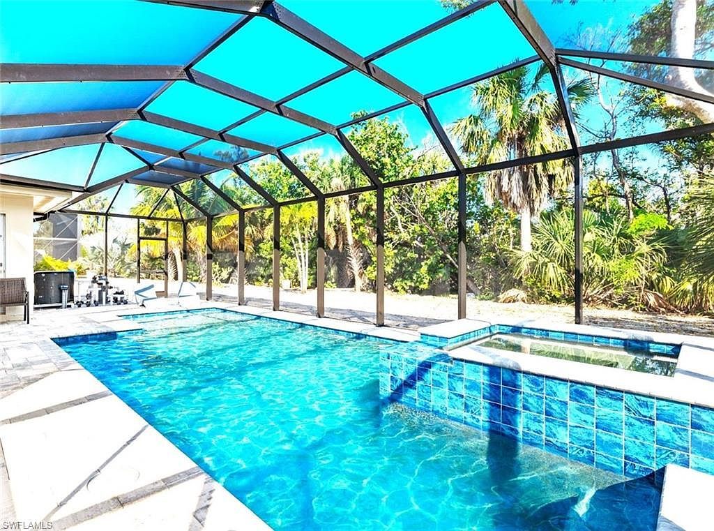 425 Donora Blvd Fort Myers Beach, FL 33931 - Thumbnail 2