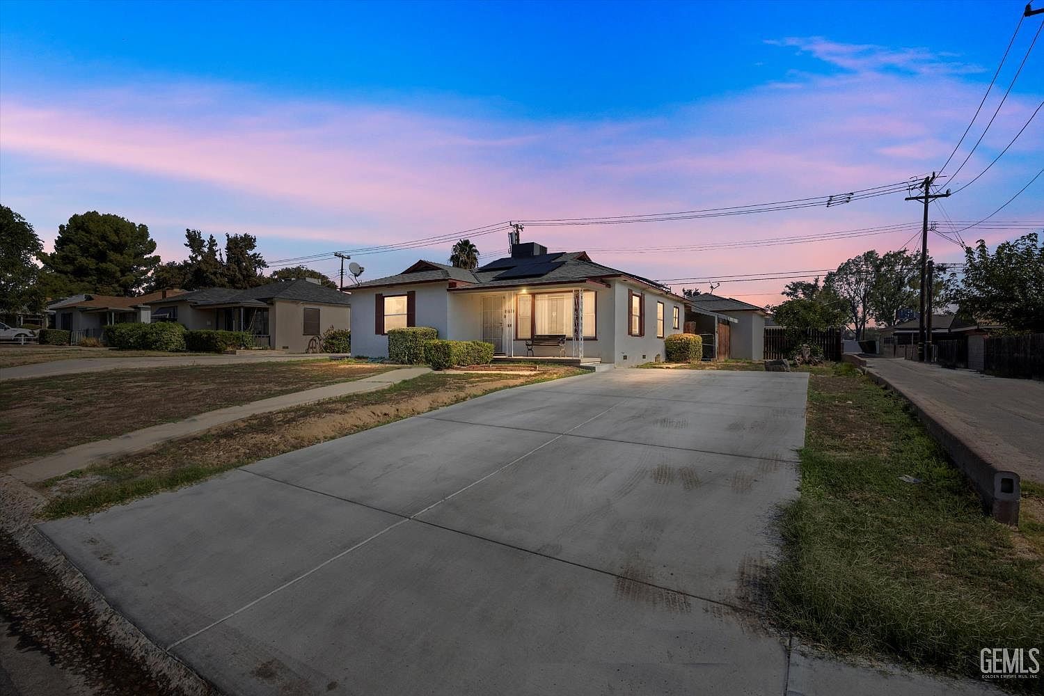 2700 Charleston Dr Bakersfield, CA 93308 - Thumbnail 2