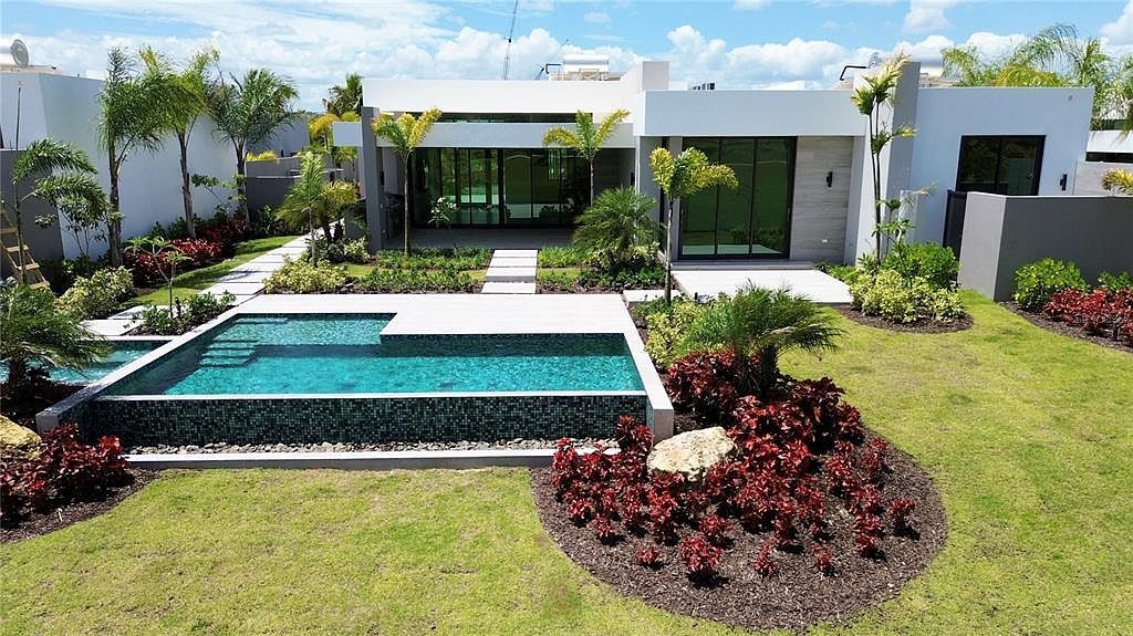 The Isles 55 Lakefront Home Dorado, PR 00646  | Single Family