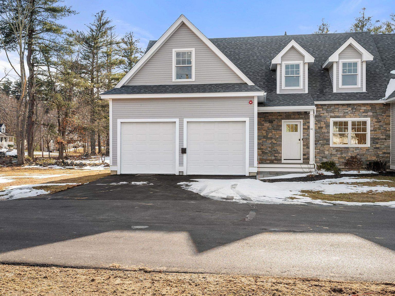 61 Kibrel Ct Sandown, NH 03873 - Thumbnail 2