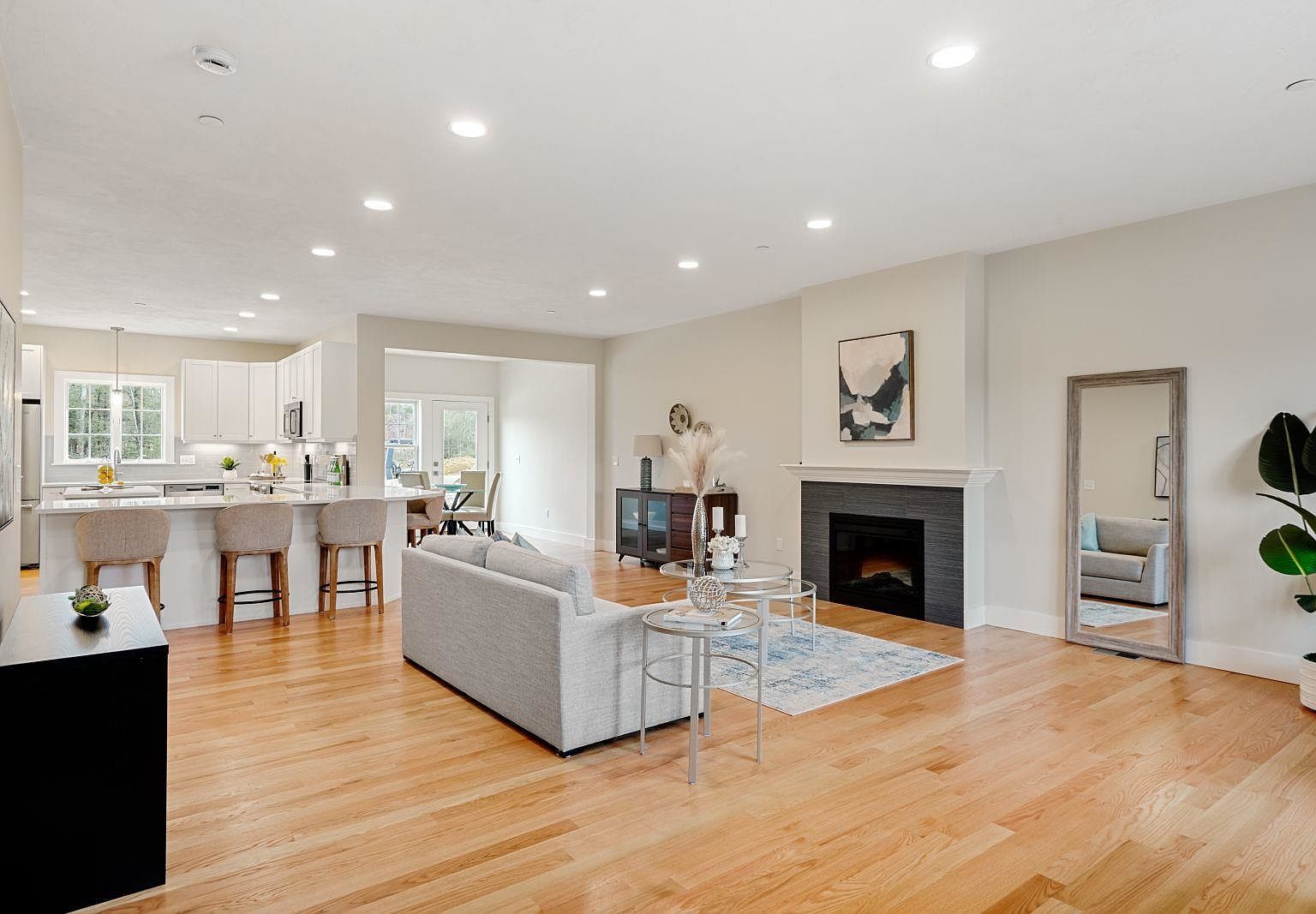 7 Brightstone Way UNIT 7 Sandown, NH 03873 - Thumbnail 2