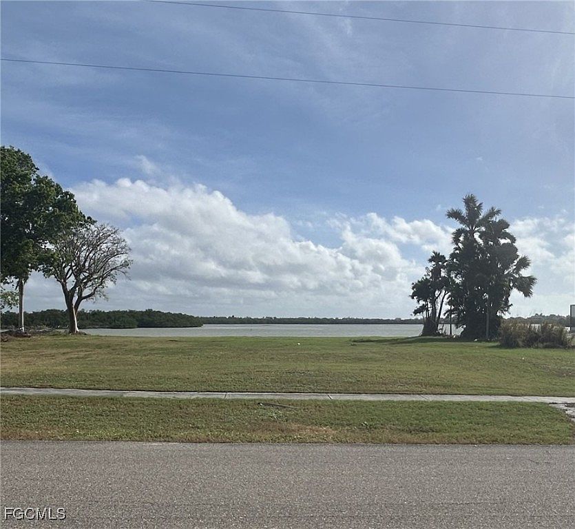 945 Caxambas Dr Marco Island, FL 34145 - Thumbnail 2