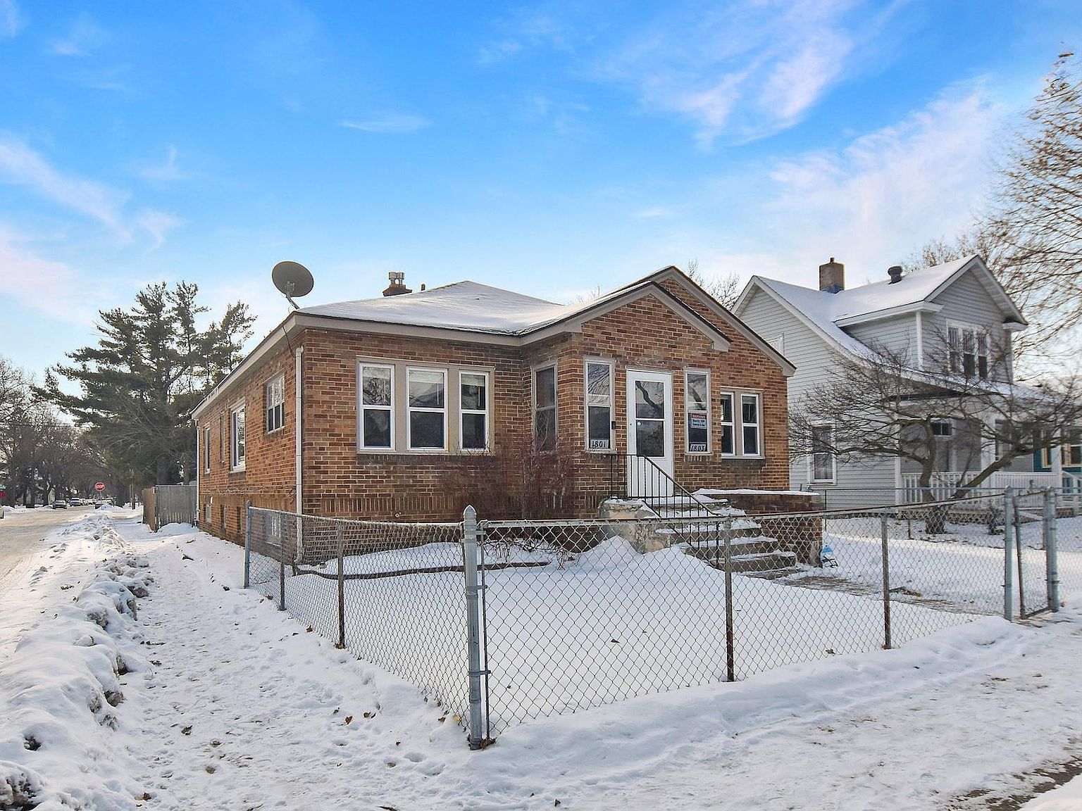 1801 3rd Ave N Minneapolis, MN 55405 - Thumbnail 2