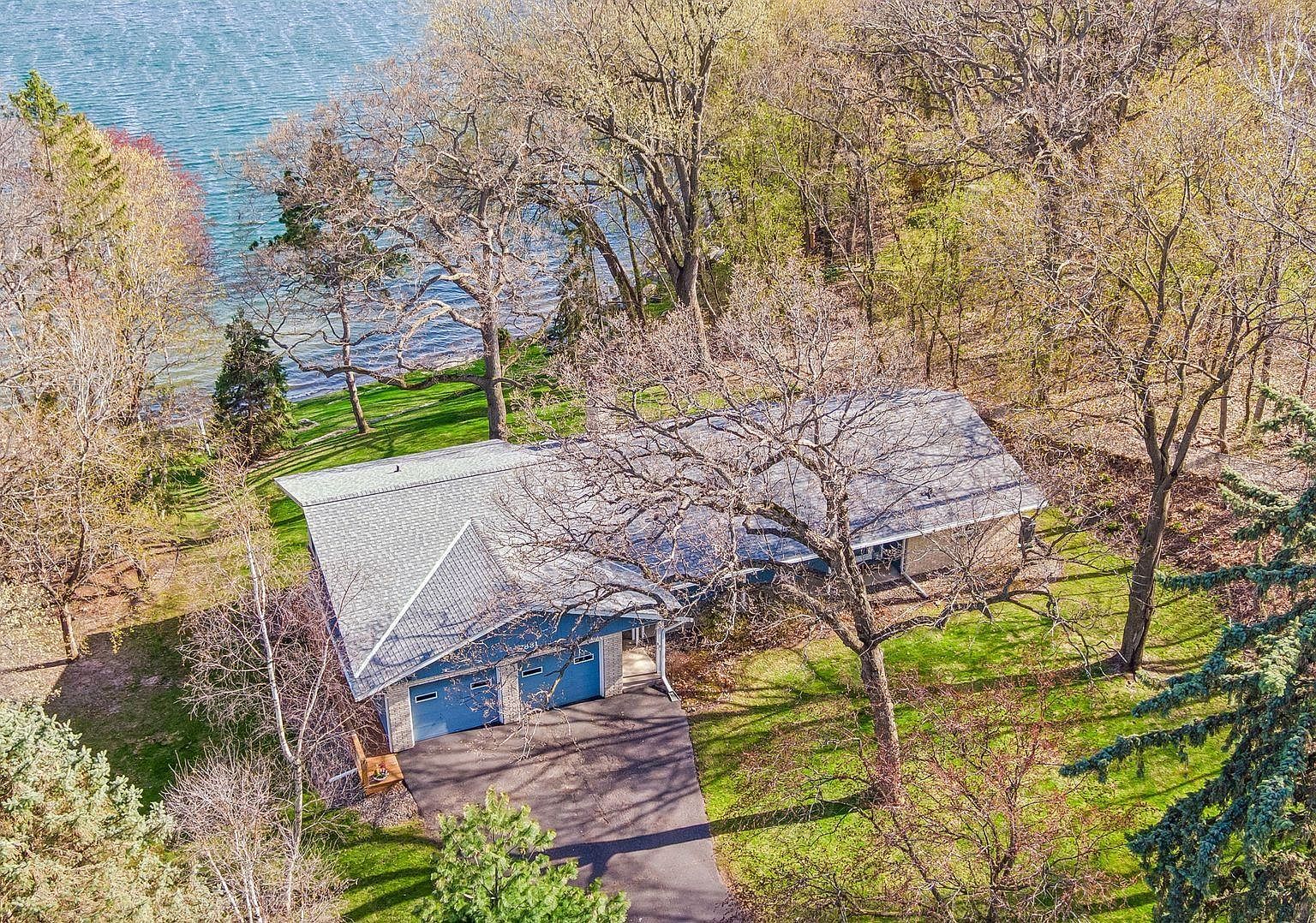 7831 50th St N Lake Elmo, MN 55042  | Single Family