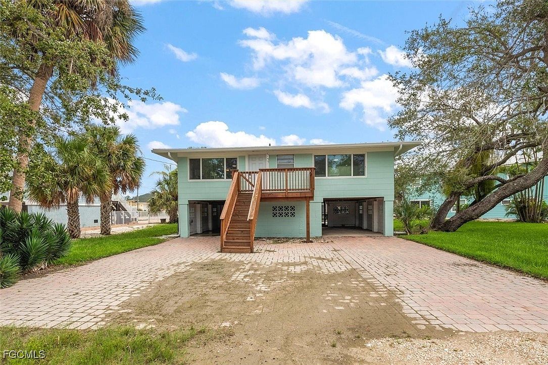 5481 Oak Ridge Ave Fort Myers Beach, FL 33931 - Thumbnail 2