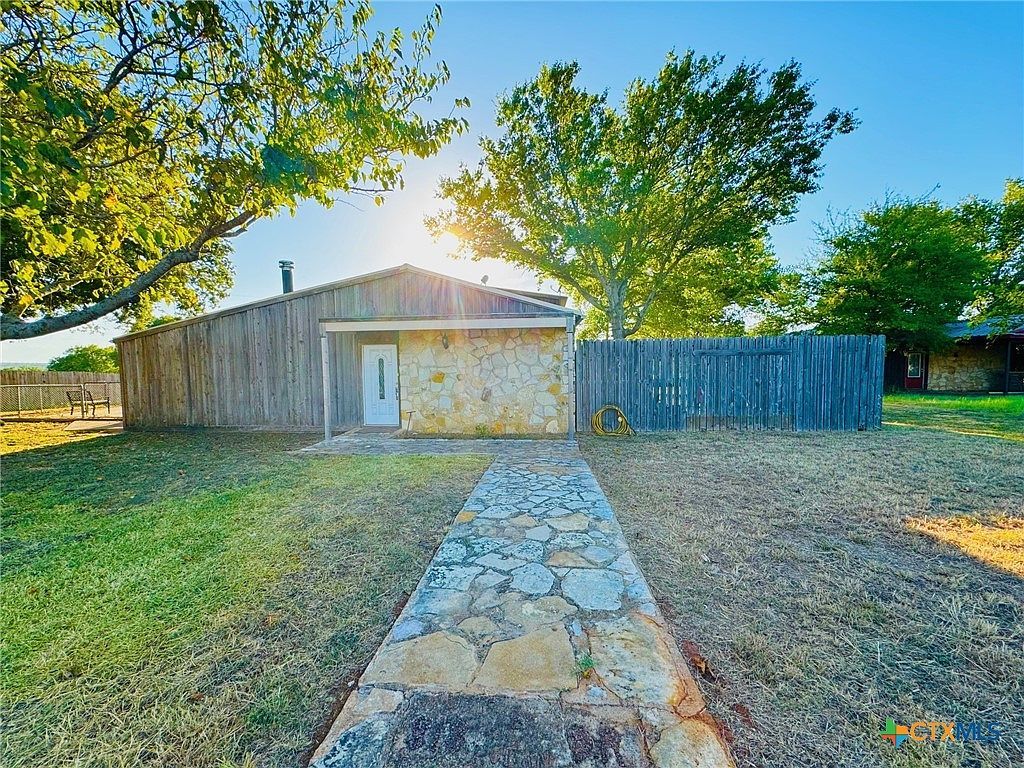 205 Lakewood Dr Gatesville, TX 76528 - Thumbnail 2