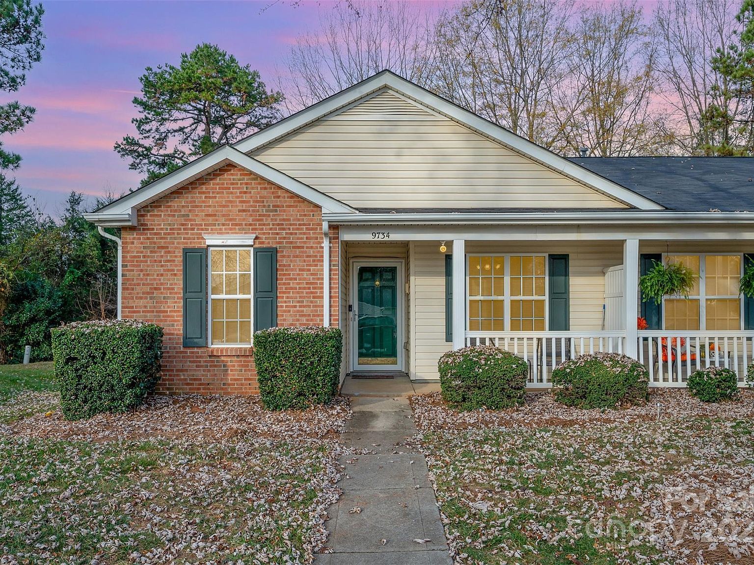 9734 Kennerly Cove Ct Charlotte, NC 28269 - Thumbnail 2